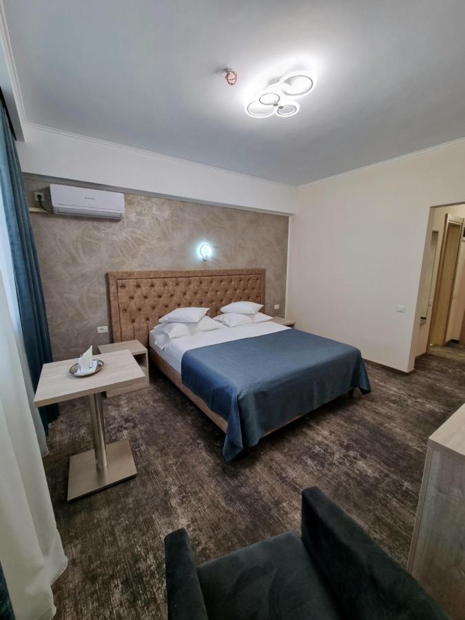 Hotel Tiara Ploieşti Exterior foto