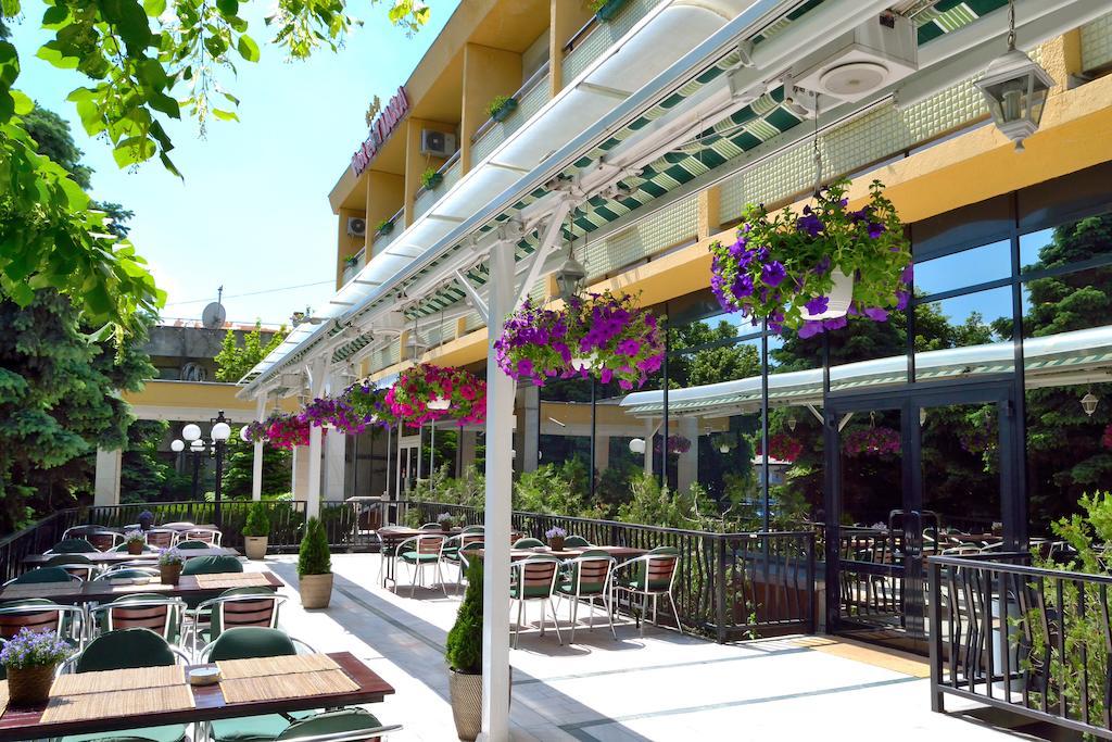 Hotel Tiara Ploieşti Exterior foto