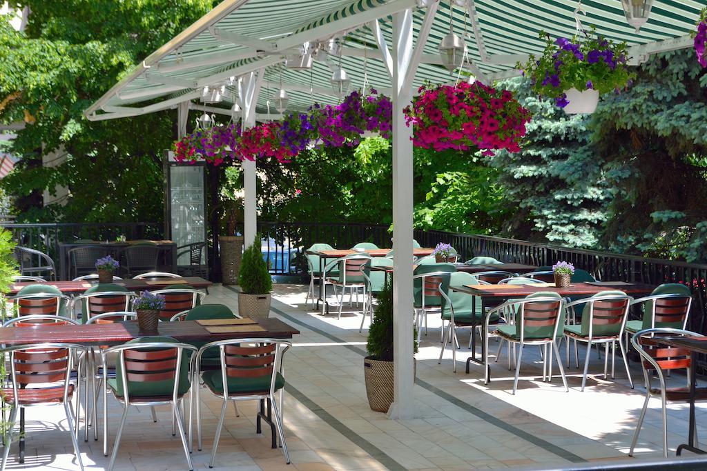 Hotel Tiara Ploieşti Exterior foto